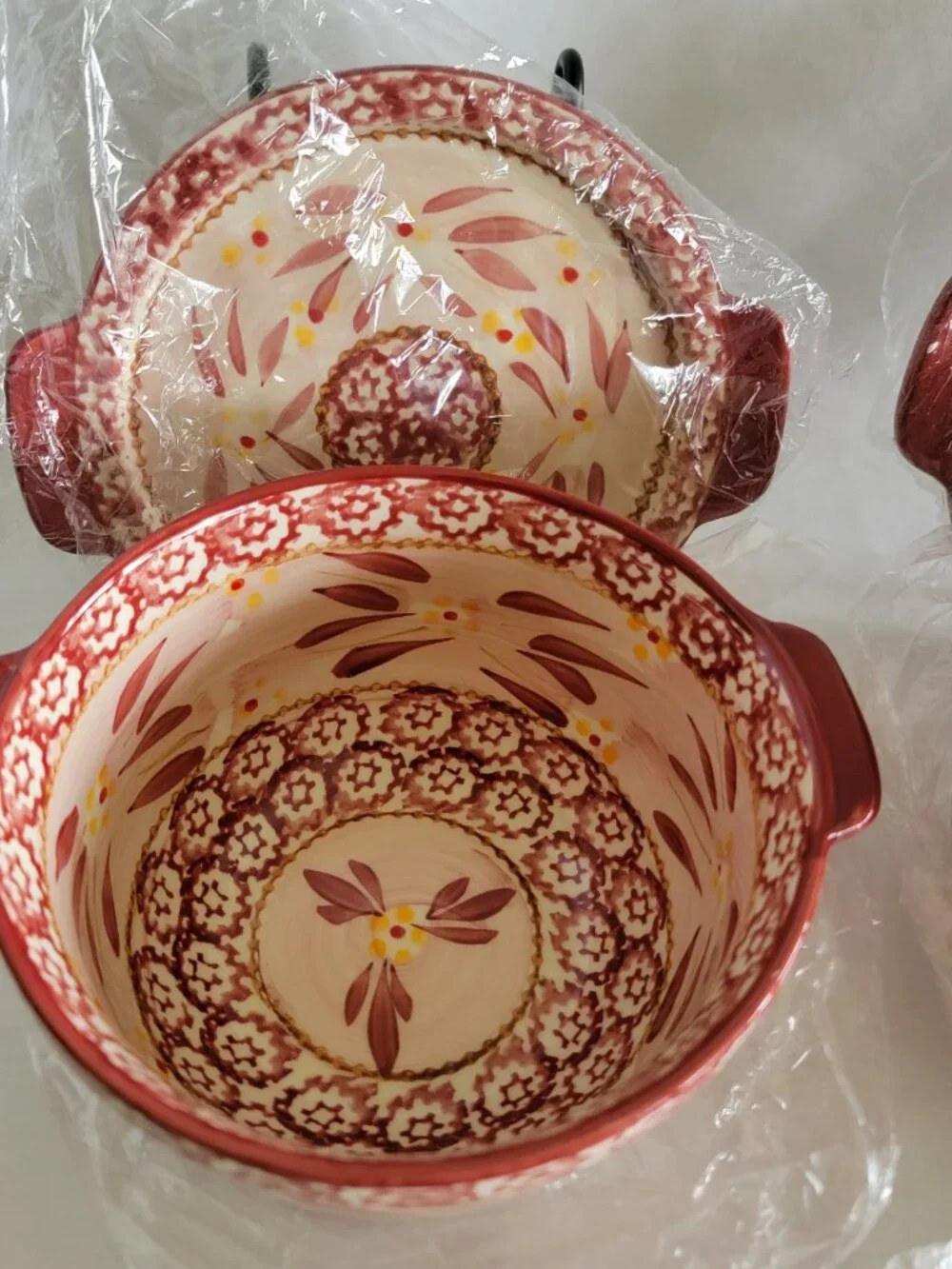 Temptations Cranberry 2 NEW Nesting Bowls Ceramic Trivet Lid-It Lids & Covers
